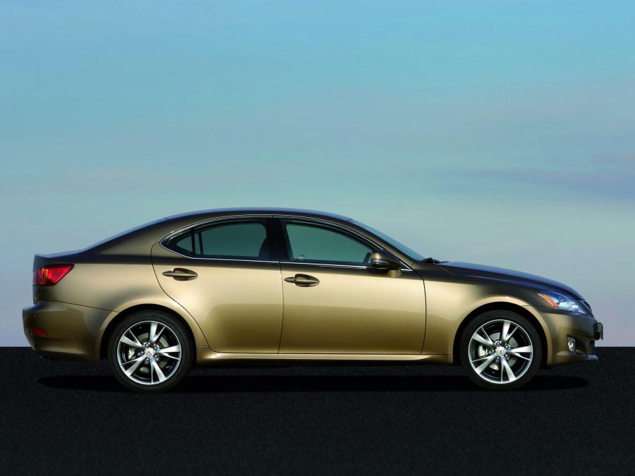  Lexus IS220d 2008 года  (фото 9 из 12)